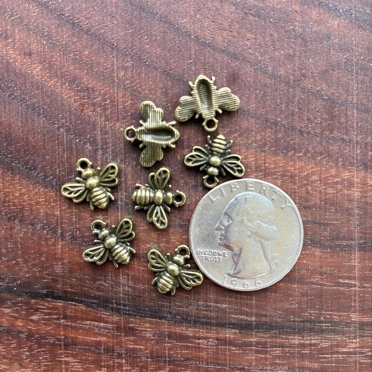 Metal Finding - Bee Charm - Bracelet - Earring - Pendant - Jewelry Making