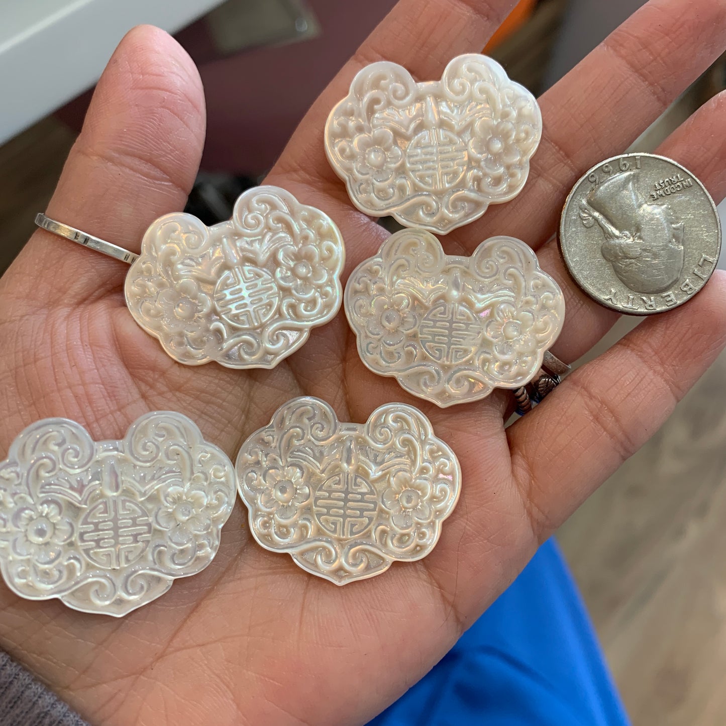 IN STOCK - Mother of Pearl - Chinese designs - Cabochon