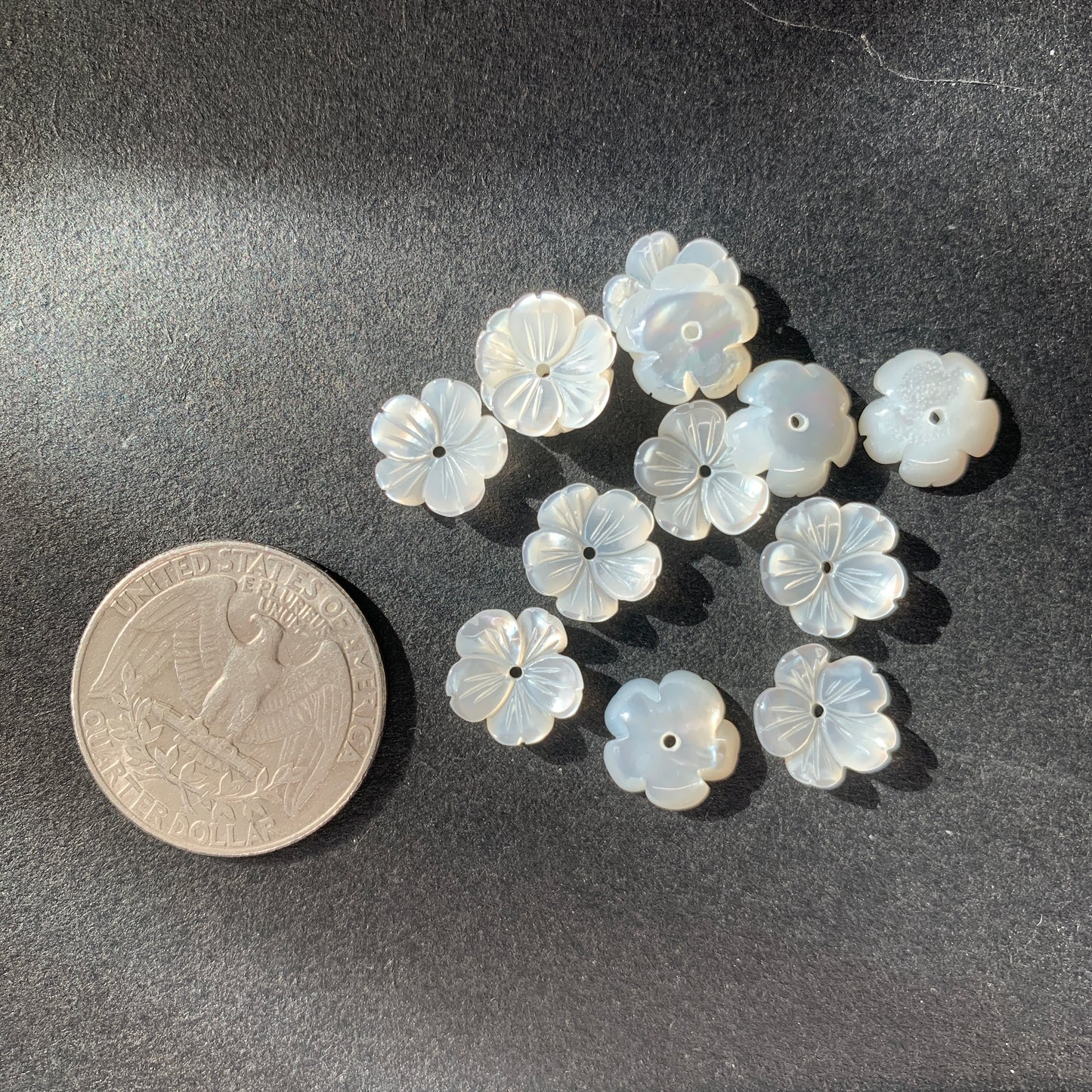 Mother of Pearl - Mini Flower - 10mm