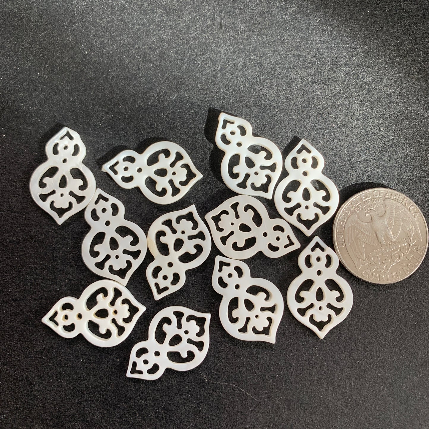 Mother of Pearl - hollow design - 16 x 25mm