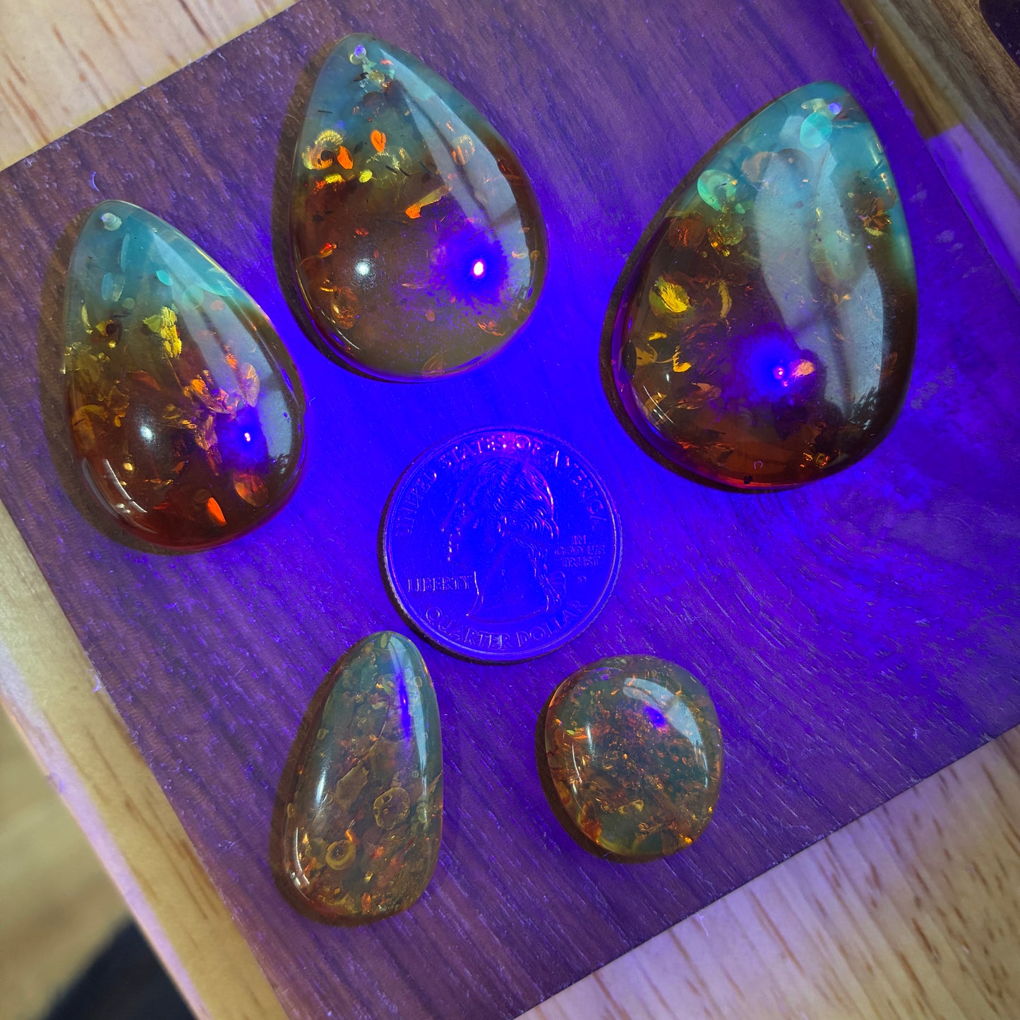 Flower Amber - Teardrop - Flatback - UV reactive - Pendant Size