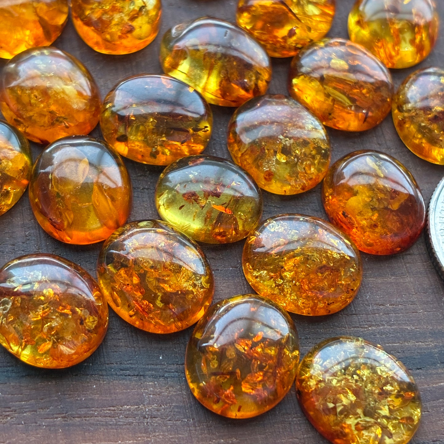 Flower Amber - Cabochon - Ring size - 12 x 14mm - UV Reactive