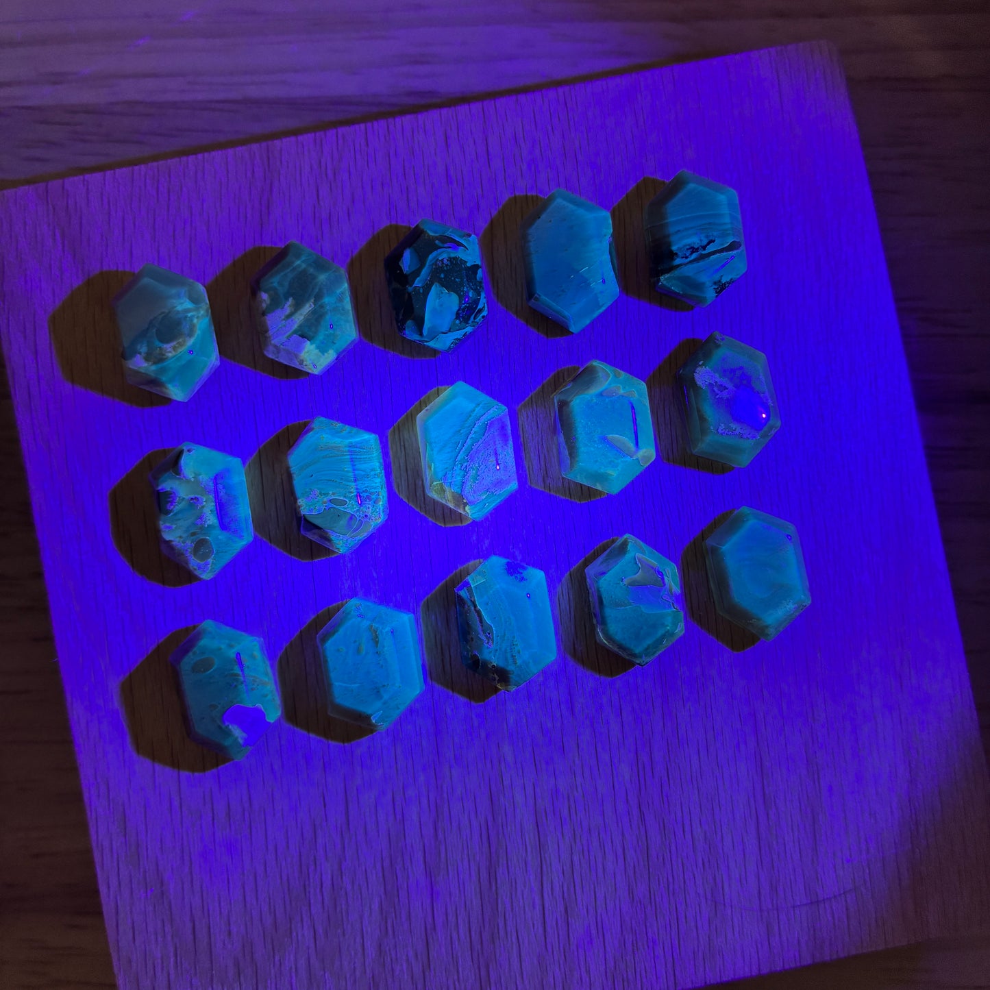 Indonesia Grass Amber - Cabochon - UV Reactive - Blue Amber