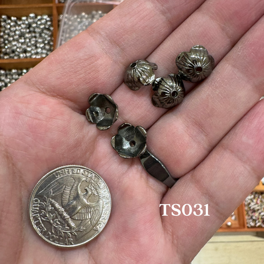 Tibetan Silver Charm / Bead (TS031)
