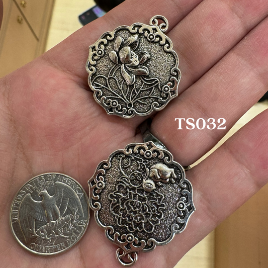 Tibetan Silver Charm / Bead (TS032)