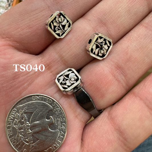 Tibetan Silver Charm / Bead (TS040)