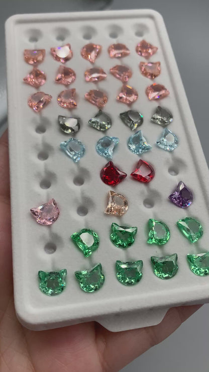 Cat Head CZ Gemstone - Cubic Zircon - Red - Moragn - Grey
